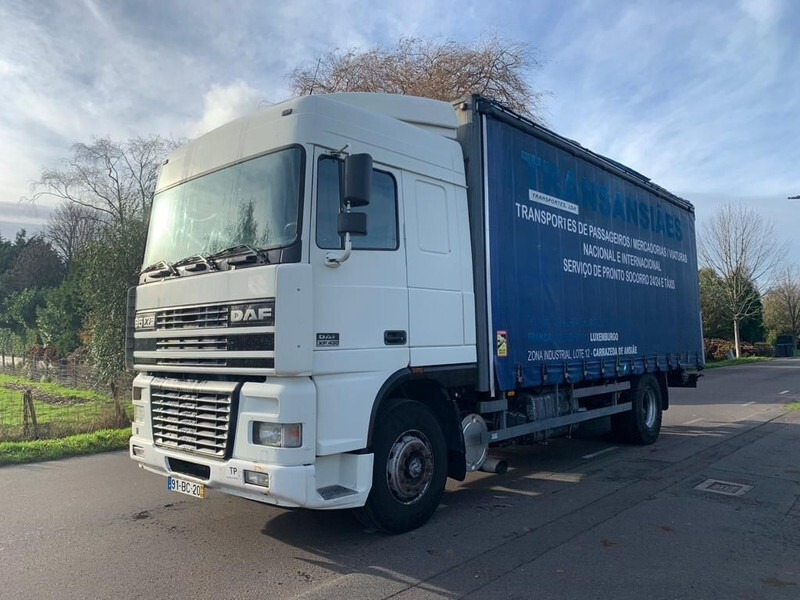 DAF XF 95.430 - Tentinis sunkvežimis: foto 1 DAF XF 95.430 - Tentinis sunkvežimis: foto 1