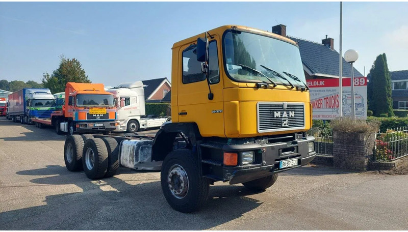 MAN 26.372 MANUAL ZF GEARBOX STEEL SUSPENSION 6X4 - Važiuoklės sunkvežimis: foto 3 MAN 26.372 MANUAL ZF GEARBOX STEEL SUSPENSION 6X4 - Važiuoklės sunkvežimis: foto 3