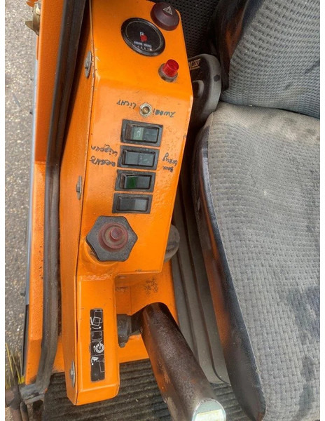 Nilfisk MFH2200 SWEEPER MFH 2200 CLEANER - Grindų šlavimo mašina: foto 5 Nilfisk MFH2200 SWEEPER MFH 2200 CLEANER - Grindų šlavimo mašina: foto 5