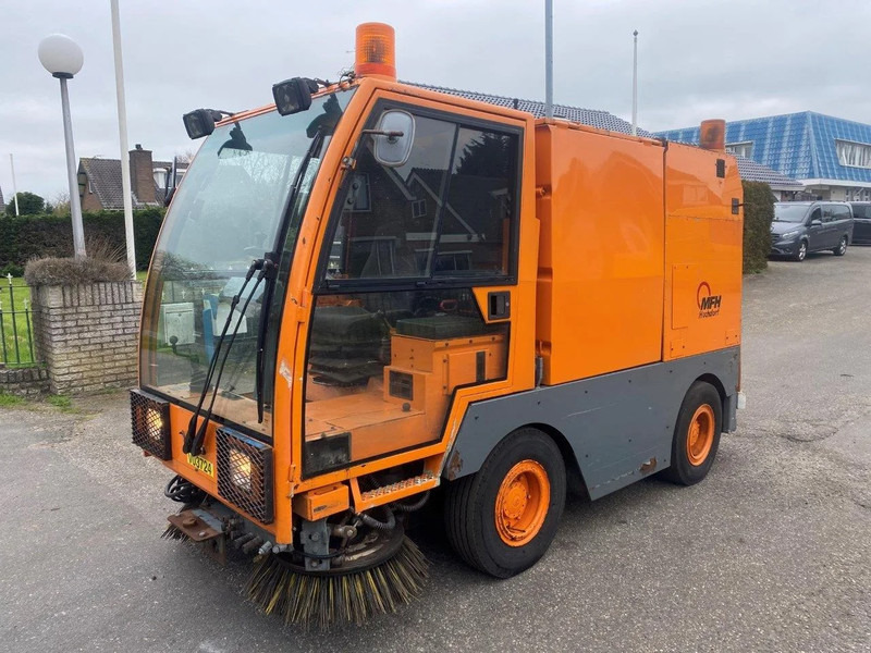 Nilfisk MFH2200 SWEEPER MFH 2200 CLEANER - Grindų šlavimo mašina: foto 1 Nilfisk MFH2200 SWEEPER MFH 2200 CLEANER - Grindų šlavimo mašina: foto 1