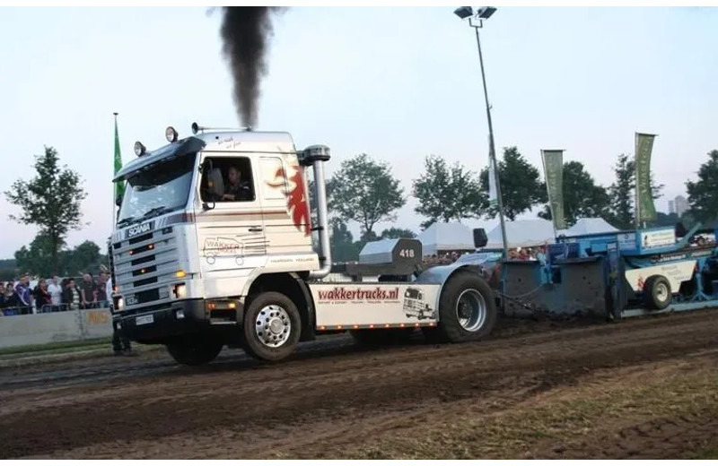Scania 113 HELE DIKKE VETTE TREKKERTREK VRACHTWAGEN Truckpulling - Statybinė technika: foto 1 Scania 113 HELE DIKKE VETTE TREKKERTREK VRACHTWAGEN Truckpulling - Statybinė technika: foto 1