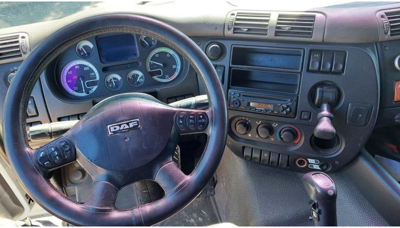 Interior photo 2: Vilkikas DAF CF 85.410 4x2 MANUAL 410 POWER