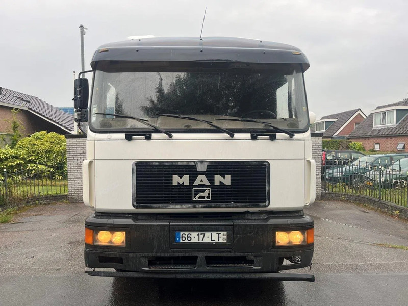 MAN 19.403 F2000 MANUAL ZF BIG AXLE KIPPER HYDRAULIC PTO - Vilkikas: foto 2 MAN 19.403 F2000 MANUAL ZF BIG AXLE KIPPER HYDRAULIC PTO - Vilkikas: foto 2