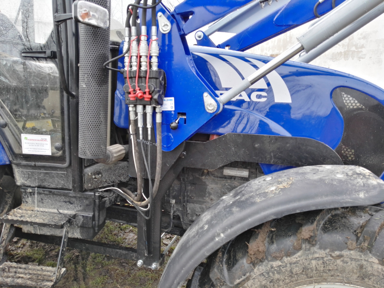 Metal-Technik Frontlader LANDINI / Ładowacz czołowy do LANDINI - Traktorius - frontalinis krautuvas - Traktorius: foto 4 Metal-Technik Frontlader LANDINI / Ładowacz czołowy do LANDINI - Traktorius - frontalinis krautuvas - Traktorius: foto 4