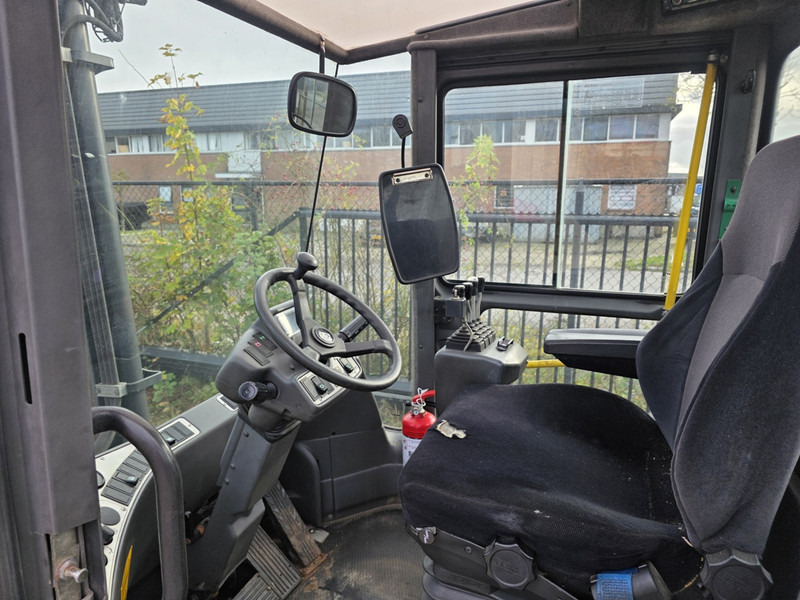 Kalmar DCE 55-6HM diesel heftruck kalmar forklift diesel 5.5 ton - Dyzelinis krautuvas: foto 5 Kalmar DCE 55-6HM diesel heftruck kalmar forklift diesel 5.5 ton - Dyzelinis krautuvas: foto 5