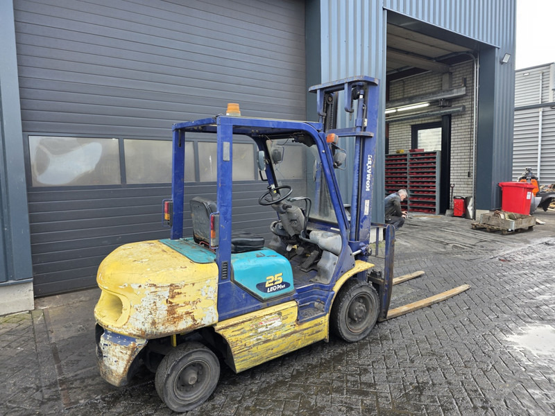 Komatsu fd25t-14 dieselheftruck - Dyzelinis krautuvas: foto 3 Komatsu fd25t-14 dieselheftruck - Dyzelinis krautuvas: foto 3