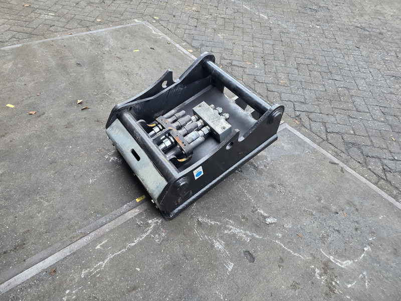 Oilquick kopplaat oq70/55 adaptor plate oilquick 70 55 steelwrist - Greita jungtis - Statybinė technika: foto 4 Oilquick kopplaat oq70/55 adaptor plate oilquick 70 55 steelwrist - Greita jungtis - Statybinė technika: foto 4