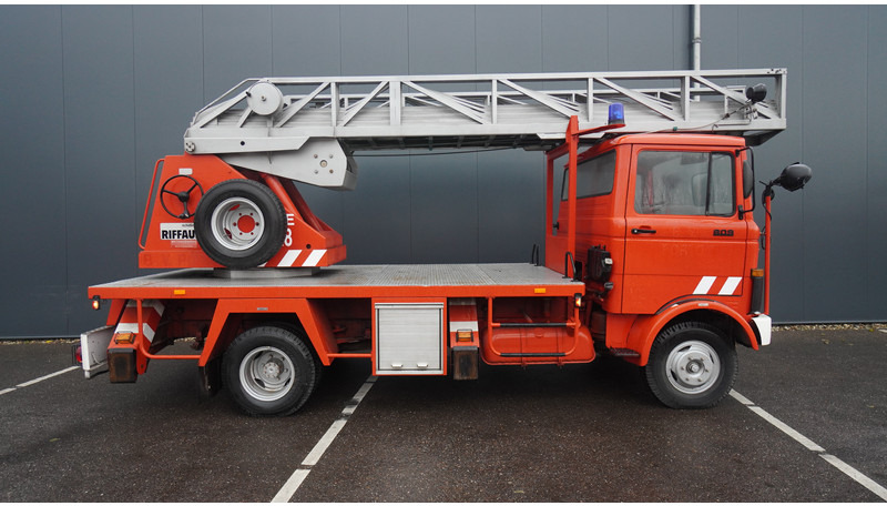 Mercedes-Benz 809 FIRE LADDER TRUCK 13.100KM MANUAL GEARBOX - Gaisrinė mašina: foto 4 Mercedes-Benz 809 FIRE LADDER TRUCK 13.100KM MANUAL GEARBOX - Gaisrinė mašina: foto 4
