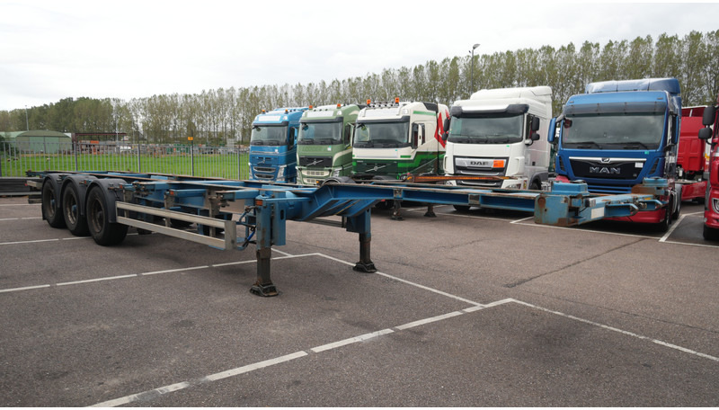 Pacton 3 AXLE CONTAINER TRANSPORT TRAILER - Konteineris-vežimus/ Sukeisti kūną puspriekabė: foto 3 Pacton 3 AXLE CONTAINER TRANSPORT TRAILER - Konteineris-vežimus/ Sukeisti kūną puspriekabė: foto 3