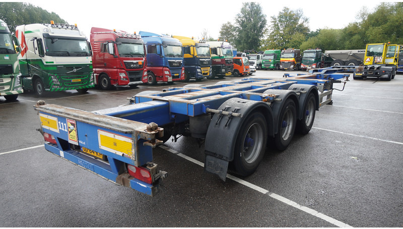 Pacton 3 AXLE MULTI CONTAINER TRANSPORT TRAILER EXTENDABLE 45 FT - Konteineris-vežimus/ Sukeisti kūną puspriekabė: foto 5 Pacton 3 AXLE MULTI CONTAINER TRANSPORT TRAILER EXTENDABLE 45 FT - Konteineris-vežimus/ Sukeisti kūną puspriekabė: foto 5