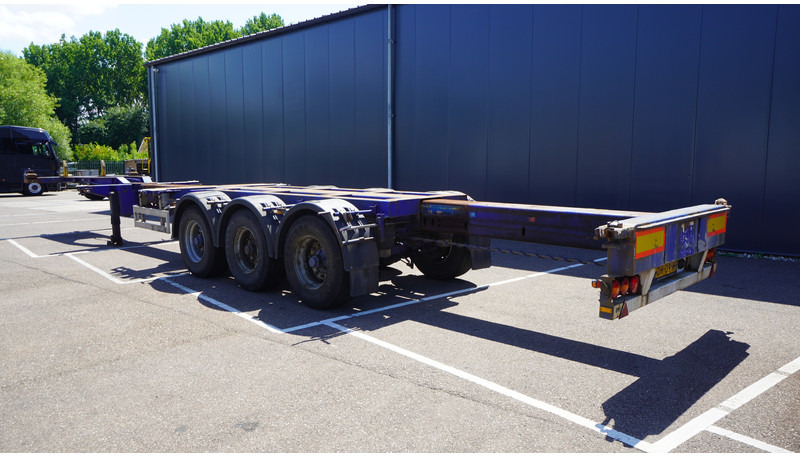Pacton 3 AXLE MULTI CONTAINER TRANSPORT TRAILER EXTENDABLE 45 FT - Konteineris-vežimus/ Sukeisti kūną puspriekabė: foto 4 Pacton 3 AXLE MULTI CONTAINER TRANSPORT TRAILER EXTENDABLE 45 FT - Konteineris-vežimus/ Sukeisti kūną puspriekabė: foto 4