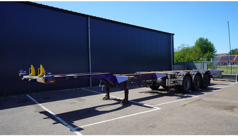 Pacton 3 AXLE MULTI CONTAINER TRANSPORT TRAILER EXTENDABLE 45 FT - Konteineris-vežimus/ Sukeisti kūną puspriekabė: foto 2 Pacton 3 AXLE MULTI CONTAINER TRANSPORT TRAILER EXTENDABLE 45 FT - Konteineris-vežimus/ Sukeisti kūną puspriekabė: foto 2