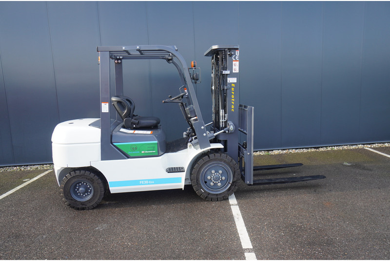 Eurotrac FE 30 ECO ELECTRIC FORKLIFT - Statybinė technika: foto 3 Eurotrac FE 30 ECO ELECTRIC FORKLIFT - Statybinė technika: foto 3