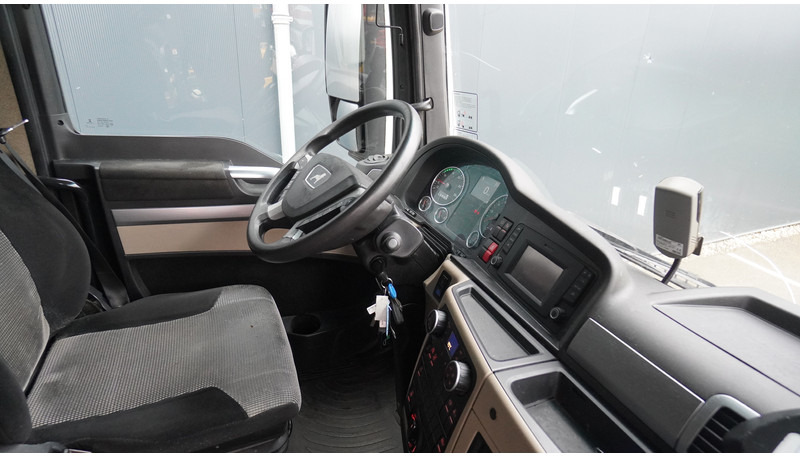 MAN TGX 18.500 XXL MEGA 701.000KM - Vilkikas: foto 5 MAN TGX 18.500 XXL MEGA 701.000KM - Vilkikas: foto 5