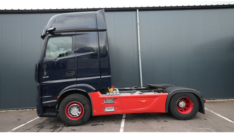 Mercedes-Benz ACTROS 1945 GIGASPACE 727.600KM - Vilkikas: foto 1 Mercedes-Benz ACTROS 1945 GIGASPACE 727.600KM - Vilkikas: foto 1