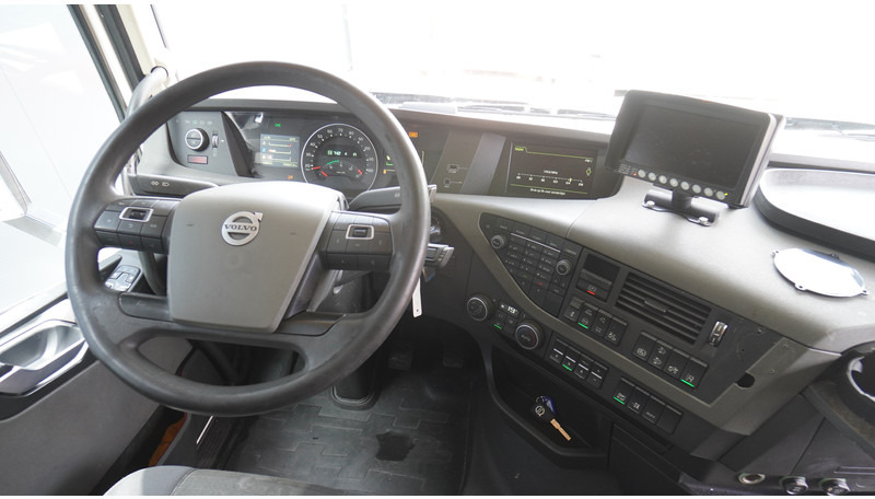 Volvo FH 420 6X2 ADR 796.000KM - Vilkikas: foto 5 Volvo FH 420 6X2 ADR 796.000KM - Vilkikas: foto 5