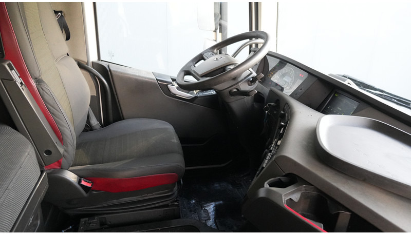 Volvo FH 420 6X2 ADR 881.000KM - Vilkikas: foto 5 Volvo FH 420 6X2 ADR 881.000KM - Vilkikas: foto 5