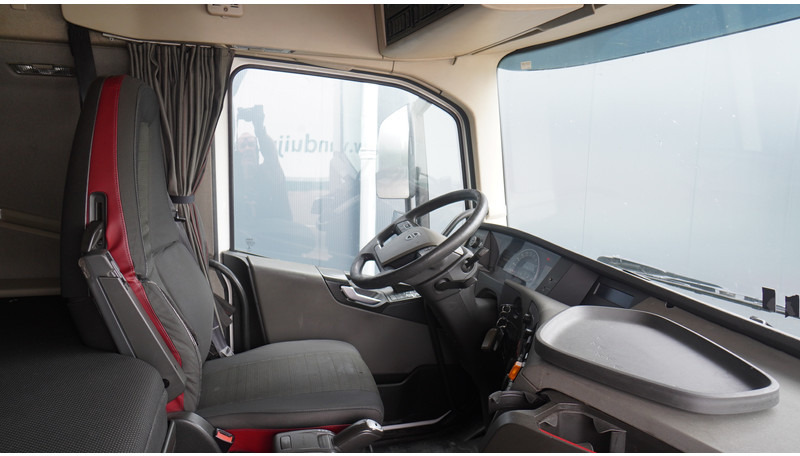 Volvo FH 420 GLOBETROTTER EURO 6 - Vilkikas: foto 5 Volvo FH 420 GLOBETROTTER EURO 6 - Vilkikas: foto 5