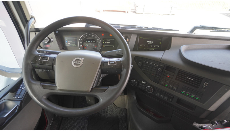 Volvo FH 460 EURO 6 GLOBETROTTER - Vilkikas: foto 5 Volvo FH 460 EURO 6 GLOBETROTTER - Vilkikas: foto 5