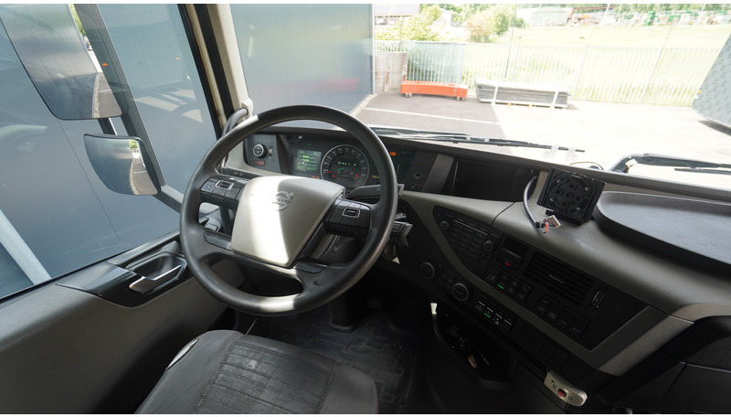 Volvo FH 460 8X2 20 FT CONTAINER TRANSPORT TRUCK - Konteineris-vežimus/ Sukeisti kūną sunkvežimis: foto 5 Volvo FH 460 8X2 20 FT CONTAINER TRANSPORT TRUCK - Konteineris-vežimus/ Sukeisti kūną sunkvežimis: foto 5