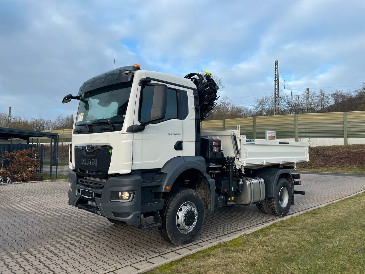 MAN TGS 18.400 TG3 4x4 Euro6e Hiab X-HiDuo 138DS-4 MAN TGS 18.400 TG3 4x4 Euro6e Hiab X-HiDuo 138DS-4 - Savivartis sunkvežimis, Sunkvežimis su kranu: foto 2 MAN TGS 18.400 TG3 4x4 Euro6e Hiab X-HiDuo 138DS-4 MAN TGS 18.400 TG3 4x4 Euro6e Hiab X-HiDuo 138DS-4 - Savivartis sunkvežimis, Sunkvežimis su kranu: foto 2