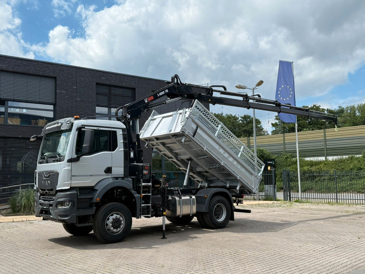 MAN TGS 18.400 TG3 4x4 Euro6e Hiab X-HiDuo 138DS-4 - Savivartis sunkvežimis, Sunkvežimis su kranu: foto 1 MAN TGS 18.400 TG3 4x4 Euro6e Hiab X-HiDuo 138DS-4 - Savivartis sunkvežimis, Sunkvežimis su kranu: foto 1