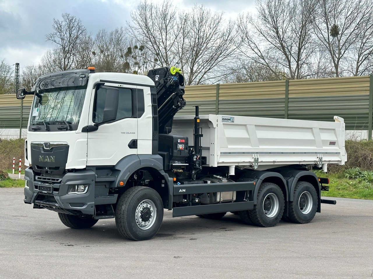 MAN TGS 33.440 6x6 /3-Seiten- Kipper / HIAB 228-4 - Savivartis sunkvežimis, Sunkvežimis su kranu: foto 3 MAN TGS 33.440 6x6 /3-Seiten- Kipper / HIAB 228-4 - Savivartis sunkvežimis, Sunkvežimis su kranu: foto 3