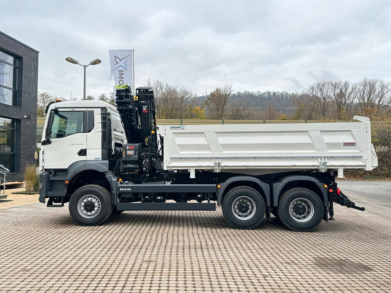 MAN TGS 33.440 6x6 /3-Seiten- Kipper / Kran HIAB 302 - Savivartis sunkvežimis, Sunkvežimis su kranu: foto 2 MAN TGS 33.440 6x6 /3-Seiten- Kipper / Kran HIAB 302 - Savivartis sunkvežimis, Sunkvežimis su kranu: foto 2