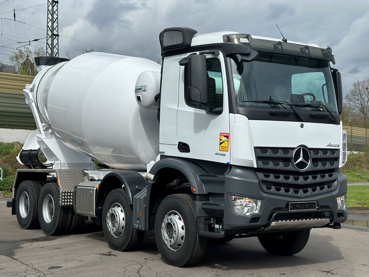 Mercedes-Benz 4145 8X4 EuromixMTP EM 10 Fahrmischer - Betonvežis: foto 1 Mercedes-Benz 4145 8X4 EuromixMTP EM 10 Fahrmischer - Betonvežis: foto 1