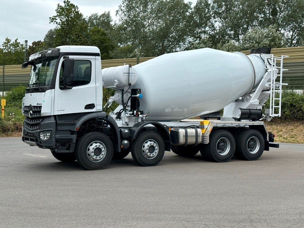 Mercedes-Benz AROCS 5 4142 B 8X4 Euro 3 EuromixMTP EM 10 Mercedes-Benz AROCS 5 4142 B 8X4 Euro 3 EuromixMTP EM 10 - Betonvežis: foto 3 Mercedes-Benz AROCS 5 4142 B 8X4 Euro 3 EuromixMTP EM 10 Mercedes-Benz AROCS 5 4142 B 8X4 Euro 3 EuromixMTP EM 10 - Betonvežis: foto 3