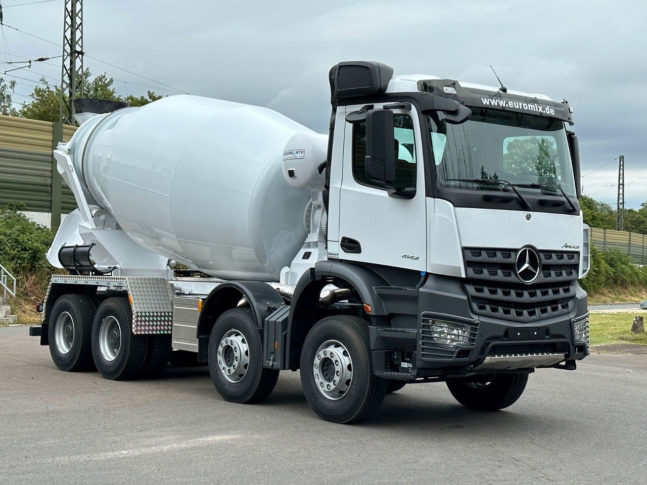 Mercedes-Benz AROCS 5 4142 B 8X4 Euro 3 EuromixMTP EM 10 - Betonvežis: foto 1 Mercedes-Benz AROCS 5 4142 B 8X4 Euro 3 EuromixMTP EM 10 - Betonvežis: foto 1