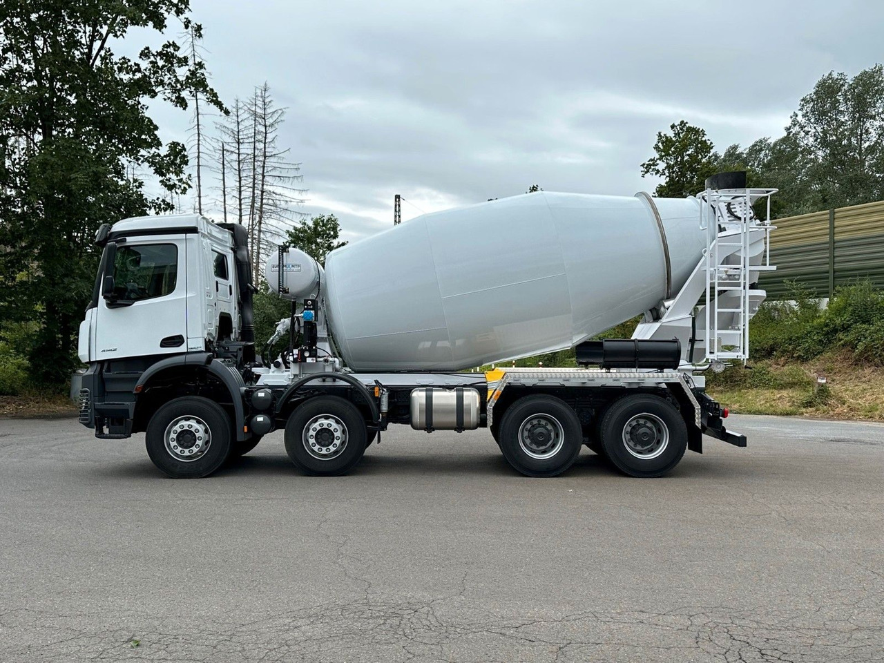 Mercedes-Benz AROCS 5 4142 B 8X4 Euro 3 EuromixMTP EM 10 - Betonvežis: foto 4 Mercedes-Benz AROCS 5 4142 B 8X4 Euro 3 EuromixMTP EM 10 - Betonvežis: foto 4