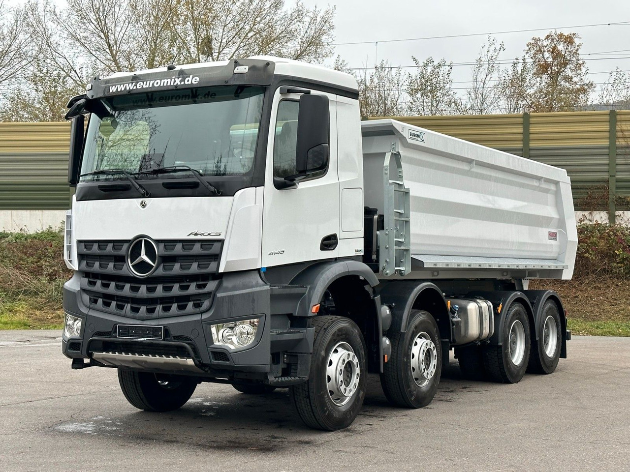 Mercedes-Benz AROCS 5 4145 8X4 E6e EuromixMTP 18m³ Kipper - Savivartis sunkvežimis: foto 1 Mercedes-Benz AROCS 5 4145 8X4 E6e EuromixMTP 18m³ Kipper - Savivartis sunkvežimis: foto 1