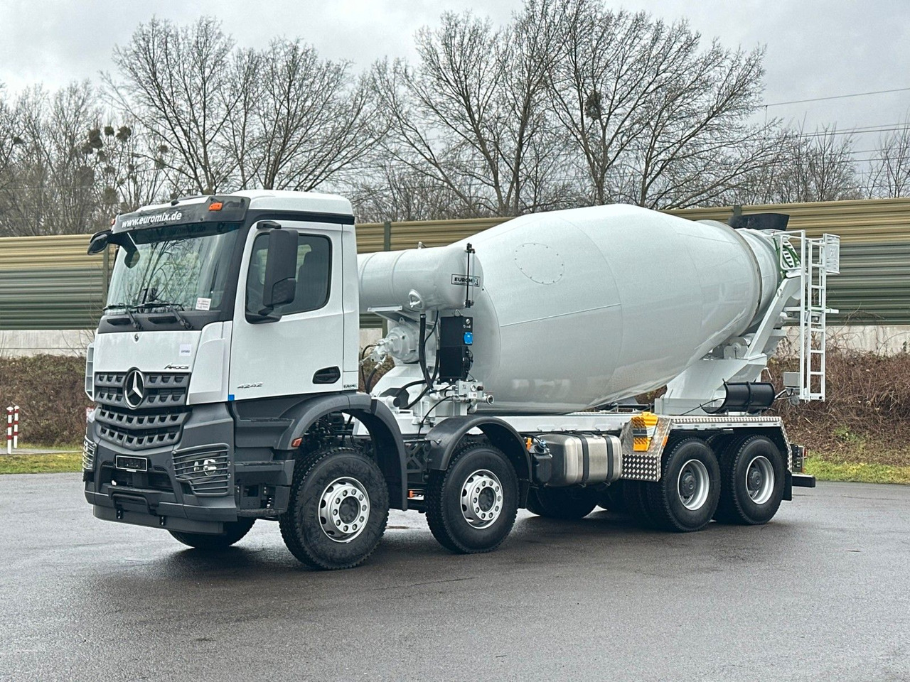 Mercedes-Benz AROCS 5 4242 8x4 Euro5 EuromixMTP EM 12m R - Betonvežis: foto 3 Mercedes-Benz AROCS 5 4242 8x4 Euro5 EuromixMTP EM 12m R - Betonvežis: foto 3