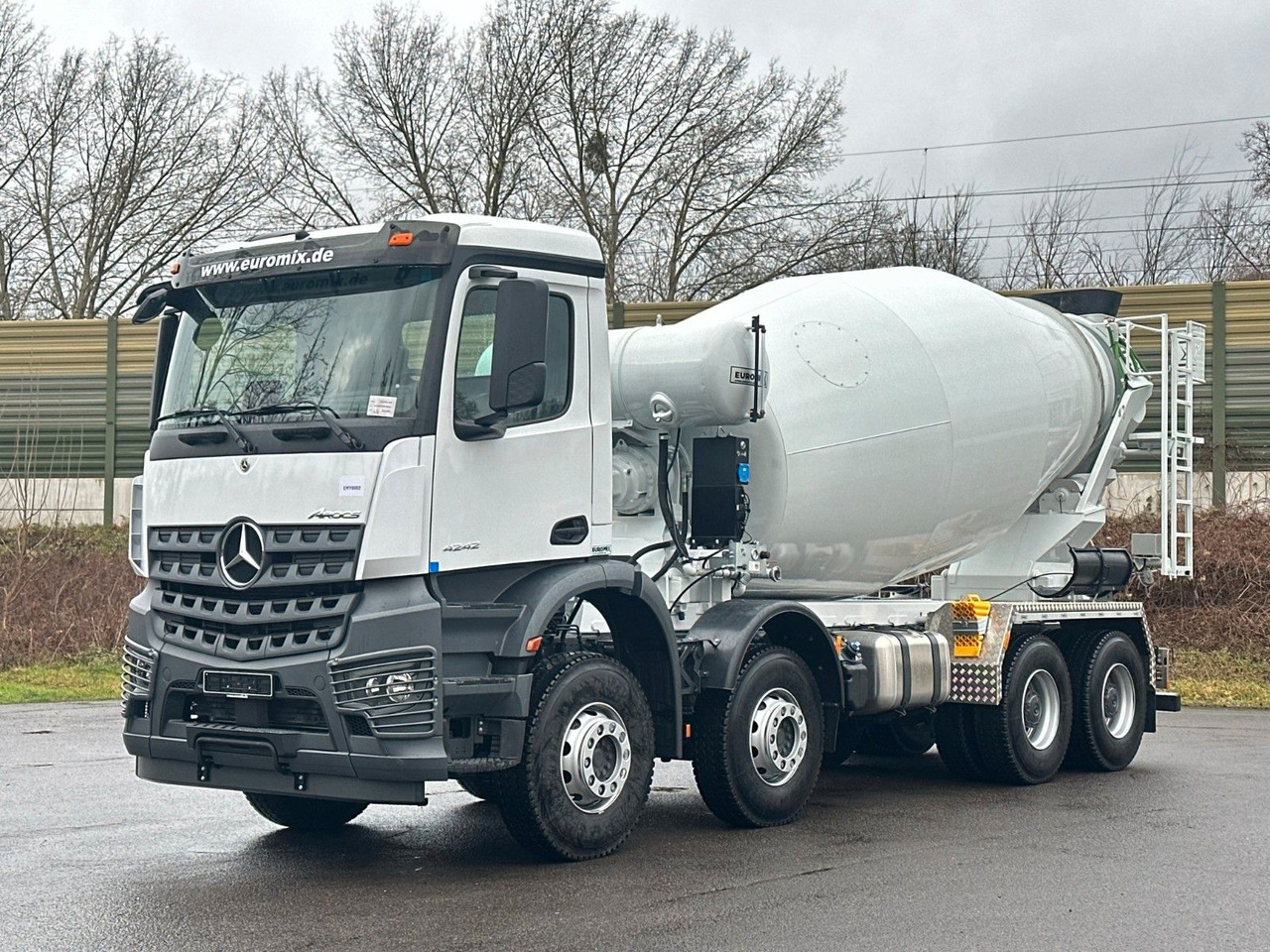 Mercedes-Benz AROCS 5 4242 8x4 Euro5 EuromixMTP EM 12m R - Betonvežis: foto 1 Mercedes-Benz AROCS 5 4242 8x4 Euro5 EuromixMTP EM 12m R - Betonvežis: foto 1