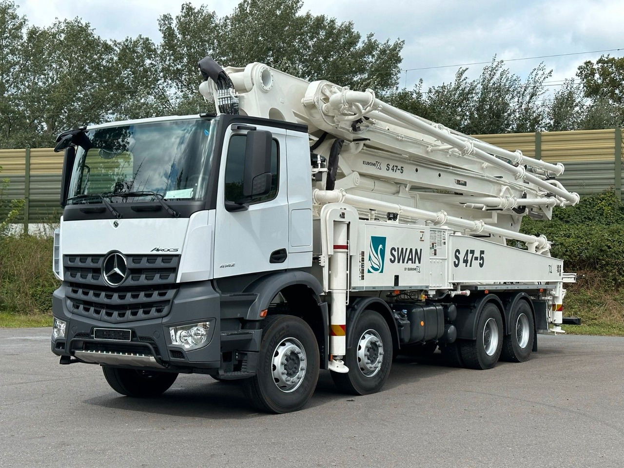Mercedes-Benz Arocs 5 4142 8x4 SWAN TSP 47-5 160RZ ( 47m ) - Betono siurblys: foto 3 Mercedes-Benz Arocs 5 4142 8x4 SWAN TSP 47-5 160RZ ( 47m ) - Betono siurblys: foto 3
