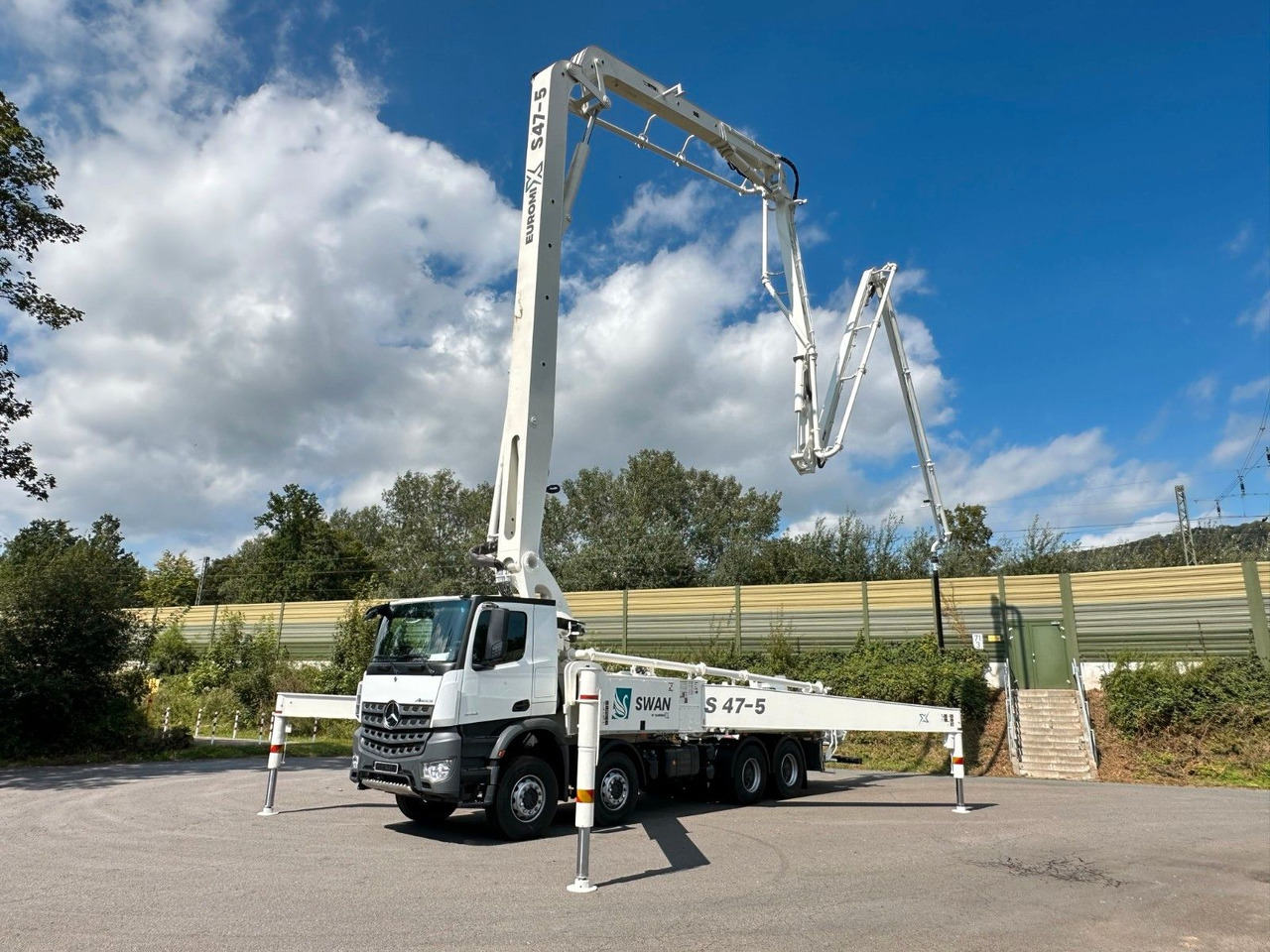 Mercedes-Benz Arocs 5 4142 8x4 SWAN TSP 47-5 160RZ ( 47m ) - Betonvežis: foto 1 Mercedes-Benz Arocs 5 4142 8x4 SWAN TSP 47-5 160RZ ( 47m ) - Betonvežis: foto 1