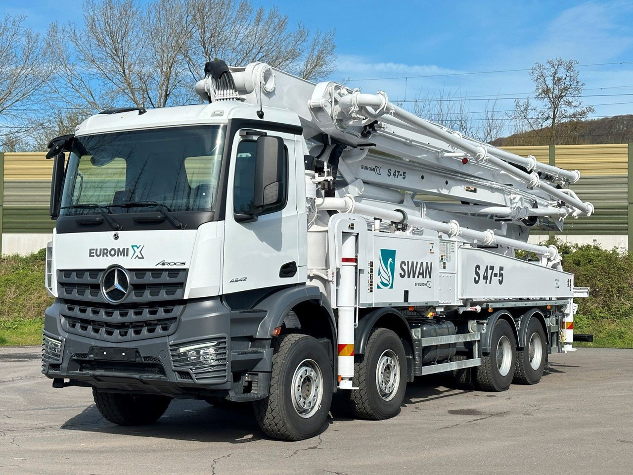 Mercedes-Benz Arocs 5 4542 8x4 SWAN TSP 47-5 160RZ ( 47m ) - Betonvežis: foto 1 Mercedes-Benz Arocs 5 4542 8x4 SWAN TSP 47-5 160RZ ( 47m ) - Betonvežis: foto 1