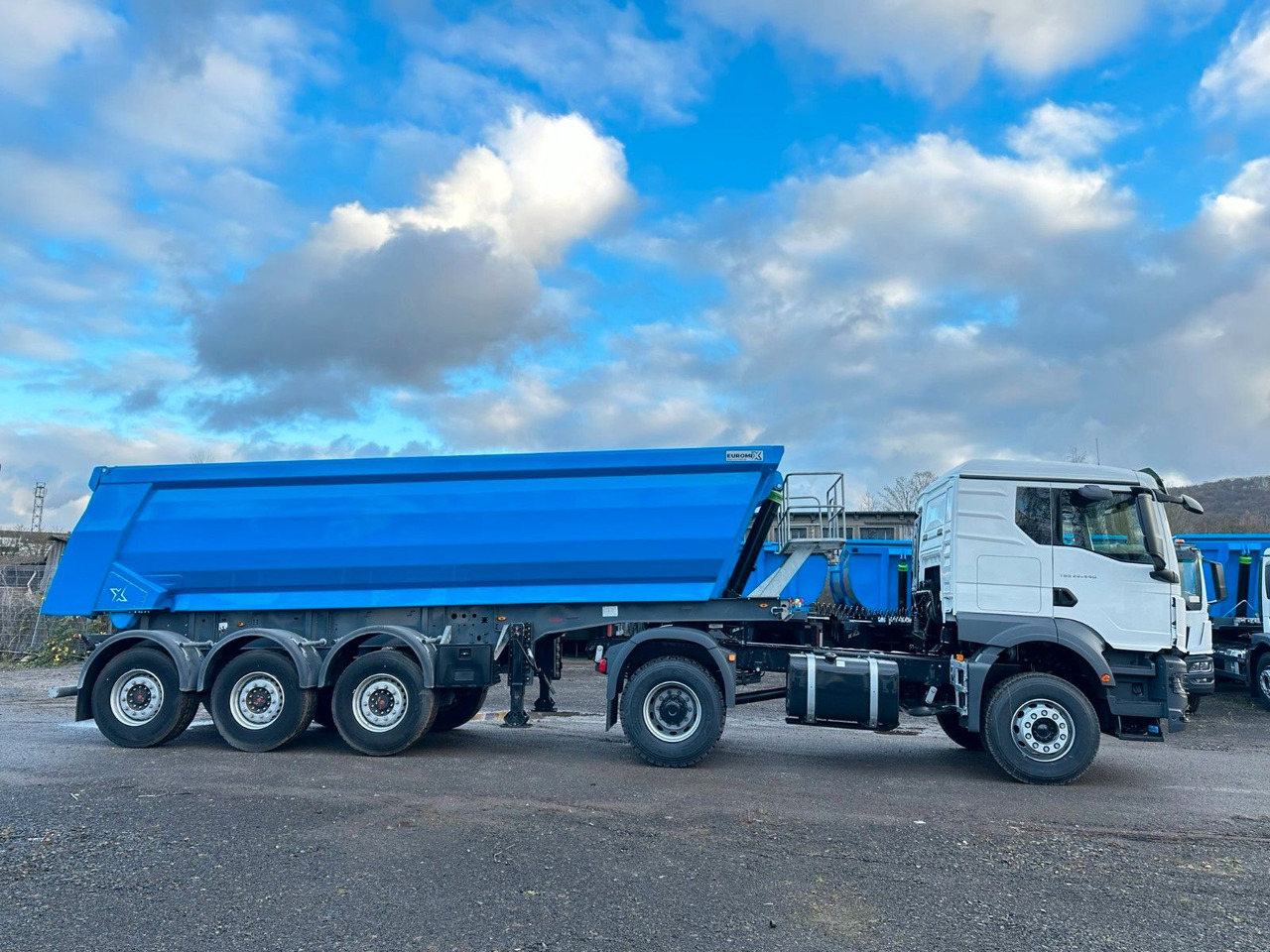 MAN TGS 22.440 4x2 Euro 2 EuromixMTP Kipper 27m³ MAN TGS 22.440 4x2 Euro 2 EuromixMTP Kipper 27m³ - Vilkikas: foto 4 MAN TGS 22.440 4x2 Euro 2 EuromixMTP Kipper 27m³ MAN TGS 22.440 4x2 Euro 2 EuromixMTP Kipper 27m³ - Vilkikas: foto 4