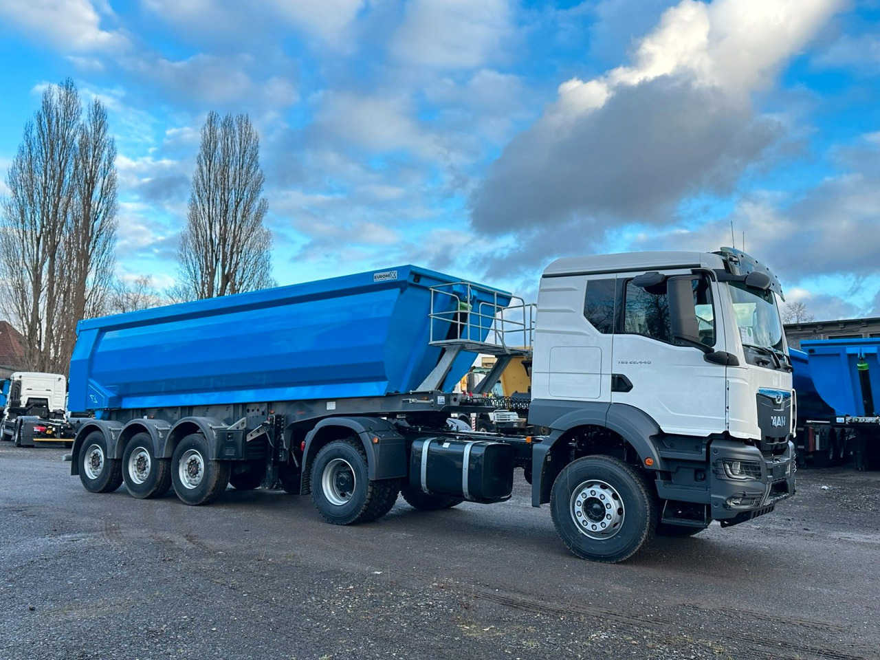 MAN TGS 22.440 4x2 Euro 2 EuromixMTP Kipper 27m³ MAN TGS 22.440 4x2 Euro 2 EuromixMTP Kipper 27m³ - Vilkikas: foto 2 MAN TGS 22.440 4x2 Euro 2 EuromixMTP Kipper 27m³ MAN TGS 22.440 4x2 Euro 2 EuromixMTP Kipper 27m³ - Vilkikas: foto 2