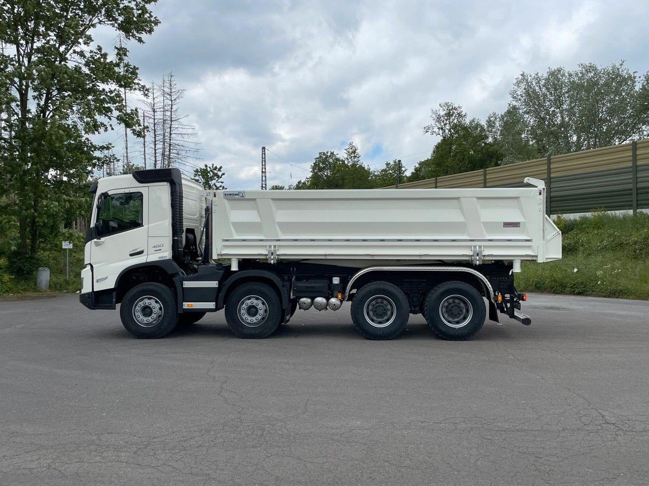 Volvo FMX 460 8x4 / EuromixMTP 3-Seiten-Kipper - Savivartis sunkvežimis: foto 3 Volvo FMX 460 8x4 / EuromixMTP 3-Seiten-Kipper - Savivartis sunkvežimis: foto 3
