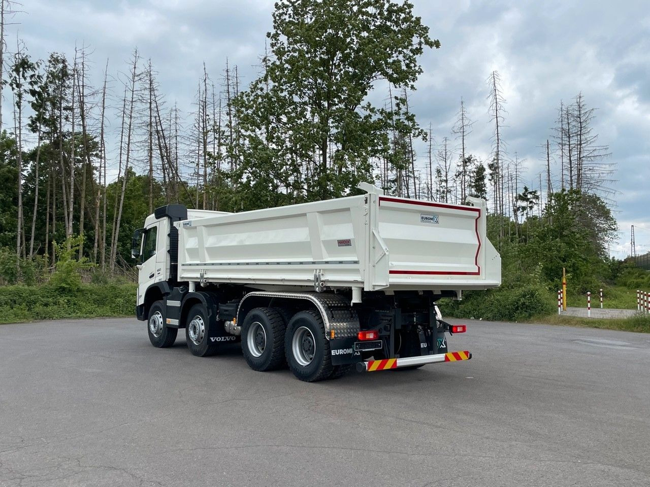 Volvo FMX 460 8x4 / WECHSELSYSTEM KIPPER+MISCHER Volvo FMX 460 8x4 / WECHSELSYSTEM KIPPER+MISCHER - Betonvežis: foto 4 Volvo FMX 460 8x4 / WECHSELSYSTEM KIPPER+MISCHER Volvo FMX 460 8x4 / WECHSELSYSTEM KIPPER+MISCHER - Betonvežis: foto 4