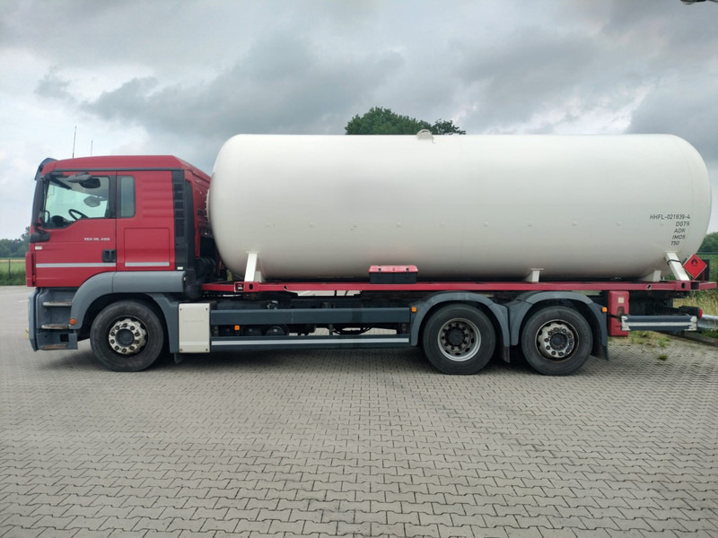 MAN TGS 26.400 6x2-4 LL 26900 Liter Gas tank truck ID 2.168 Rootselaar, flowmeter, pump - Autocisterna: foto 4 MAN TGS 26.400 6x2-4 LL 26900 Liter Gas tank truck ID 2.168 Rootselaar, flowmeter, pump - Autocisterna: foto 4