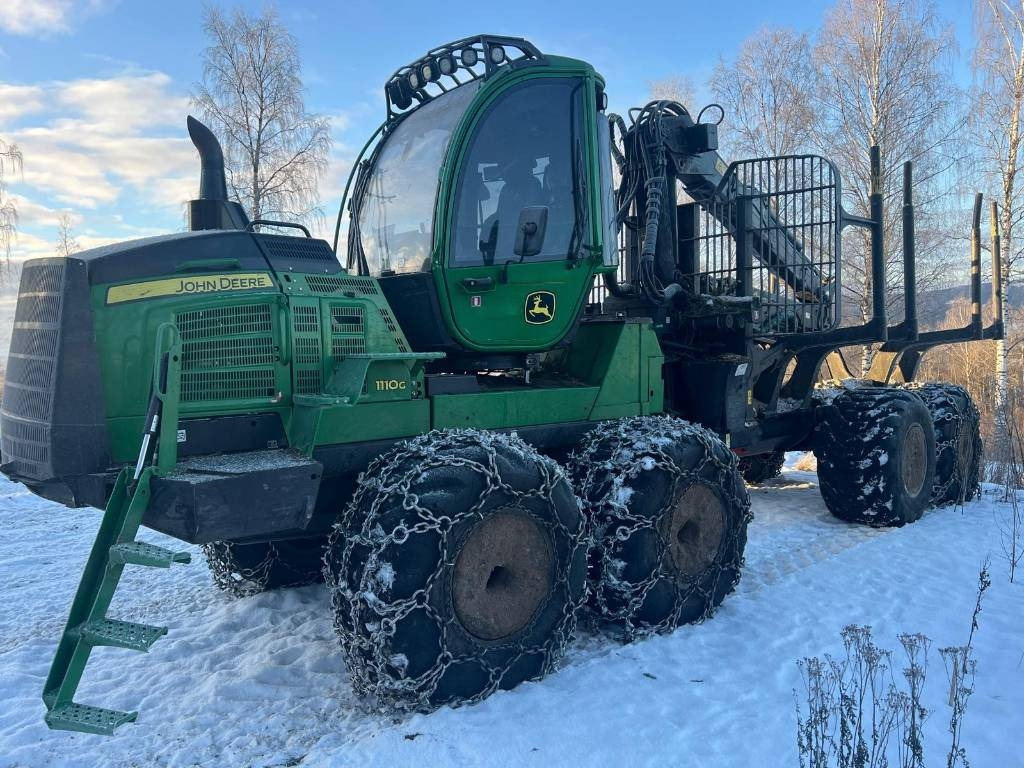 John Deere 1110 G - Forvarderis: foto 1 John Deere 1110 G - Forvarderis: foto 1