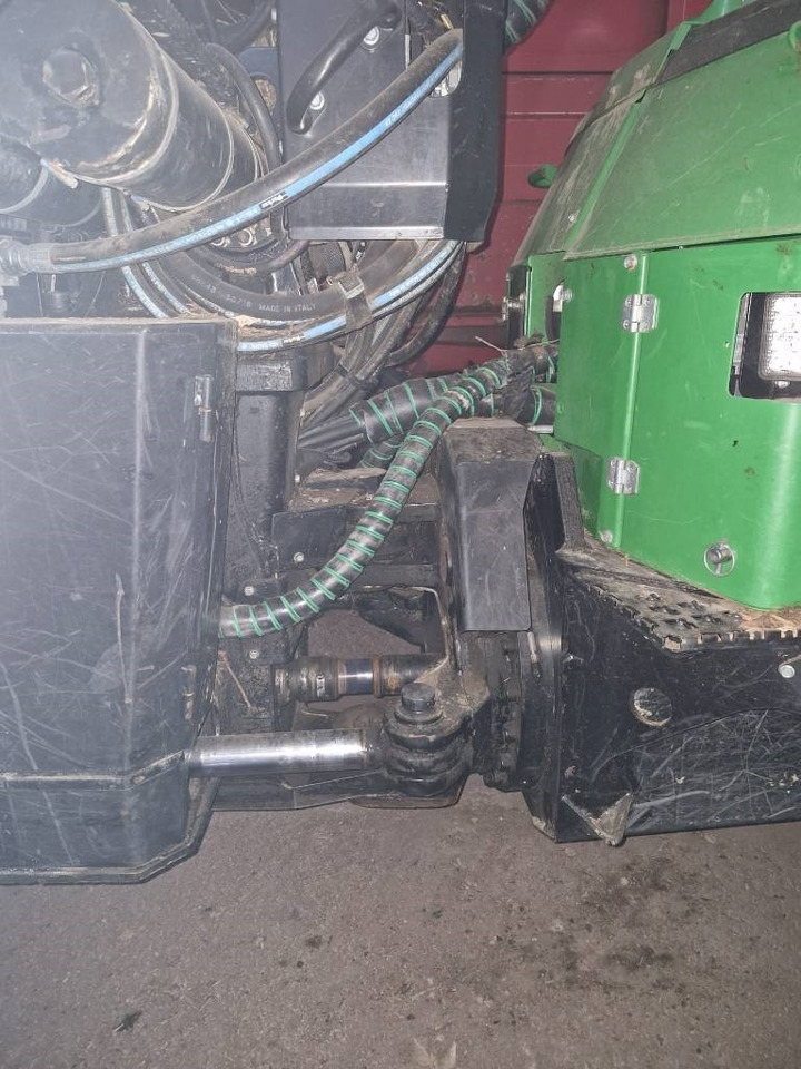 Forvarderis John Deere 1510 E: foto 8