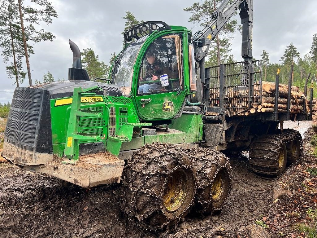 John Deere 1510 G - Forvarderis: foto 5 John Deere 1510 G - Forvarderis: foto 5