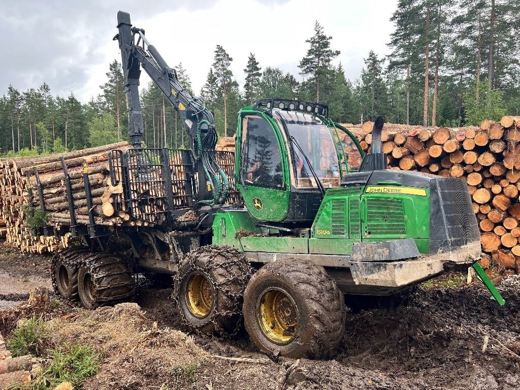 John Deere 1510 G - Forvarderis: foto 1 John Deere 1510 G - Forvarderis: foto 1