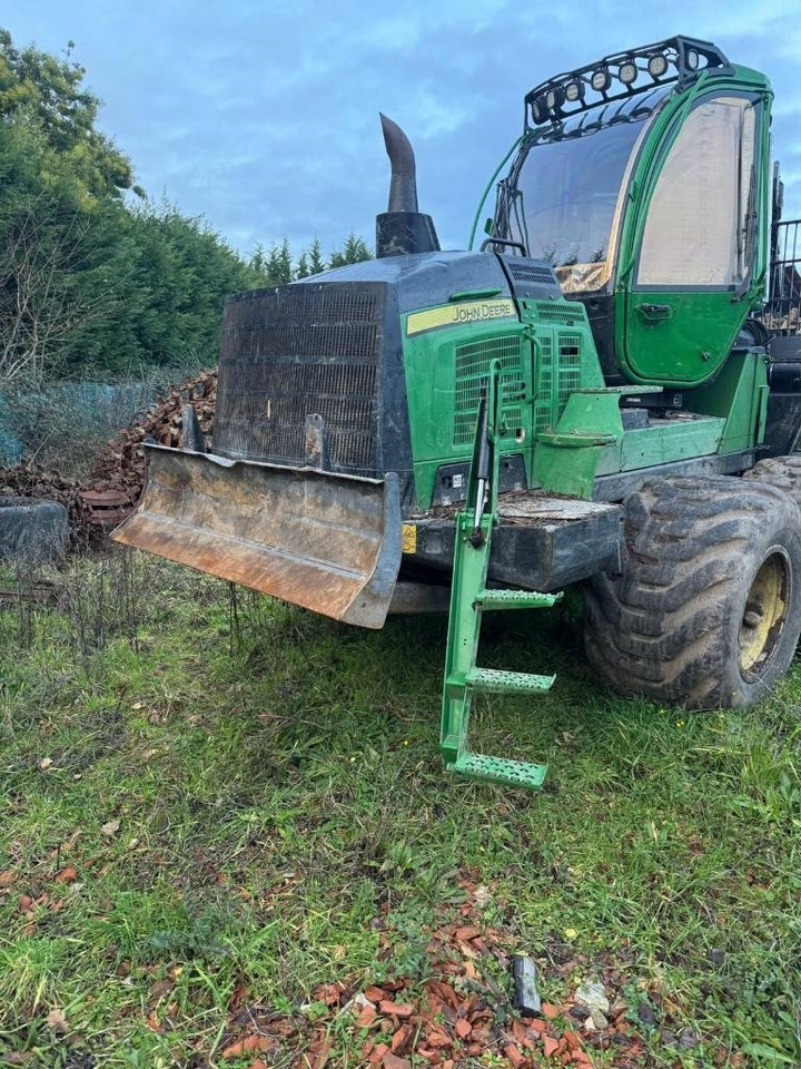 John Deere 1510G - Forvarderis: foto 5 John Deere 1510G - Forvarderis: foto 5