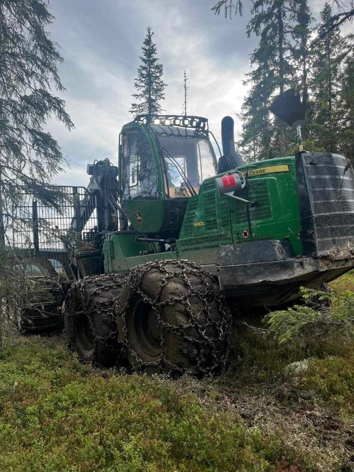 John Deere 1910G - Forvarderis: foto 2 John Deere 1910G - Forvarderis: foto 2