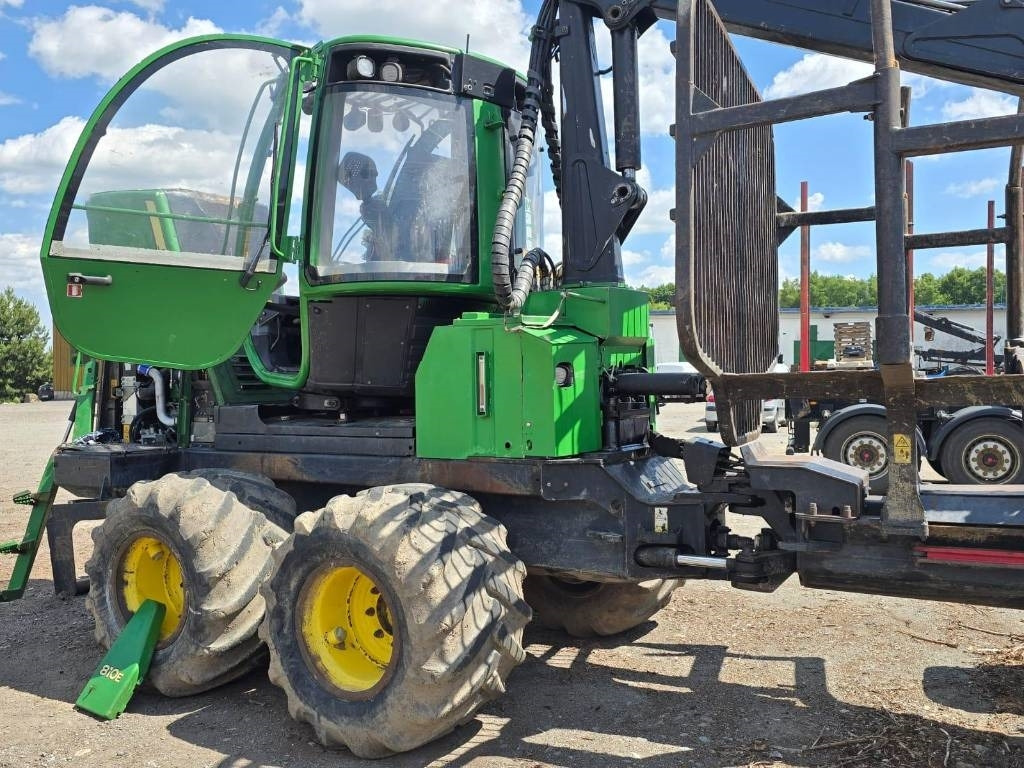 John Deere 810 E - Forvarderis: foto 4 John Deere 810 E - Forvarderis: foto 4